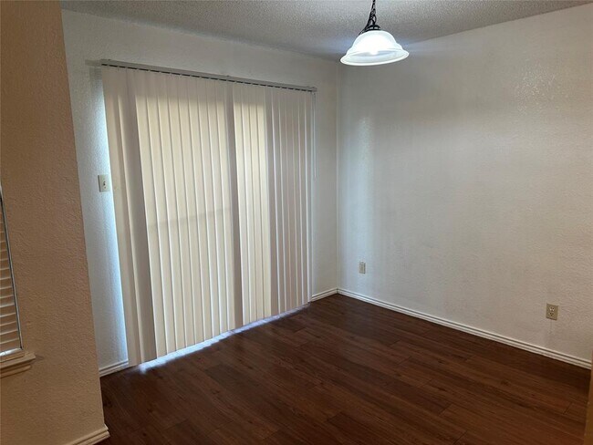 Building Photo - 16303 Edgemere Dr