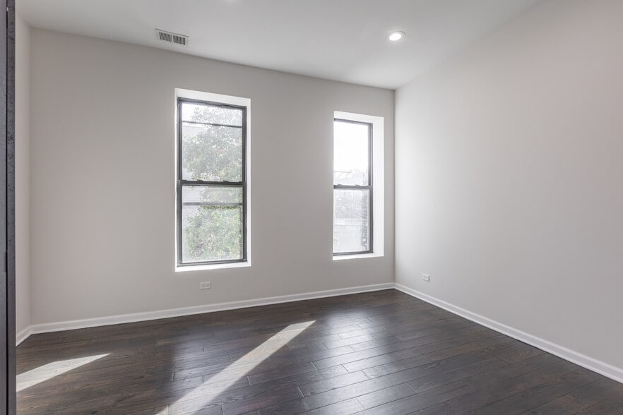 Building Photo - 2701 W Thomas St