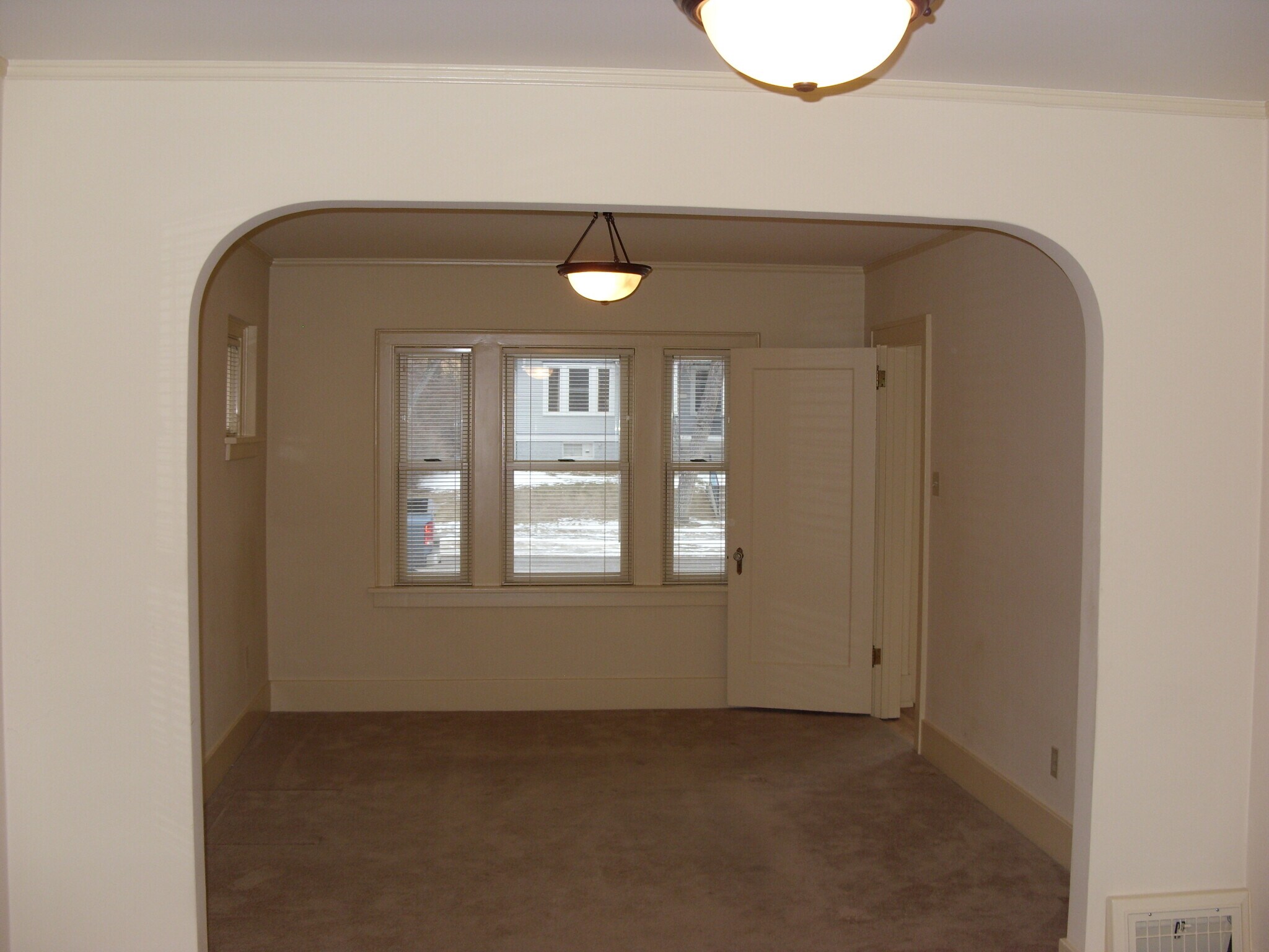 Building Photo - 1222 1st Ave S
