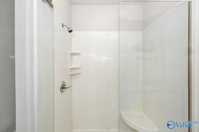 Building Photo - 74 NW Moore Farm Cir