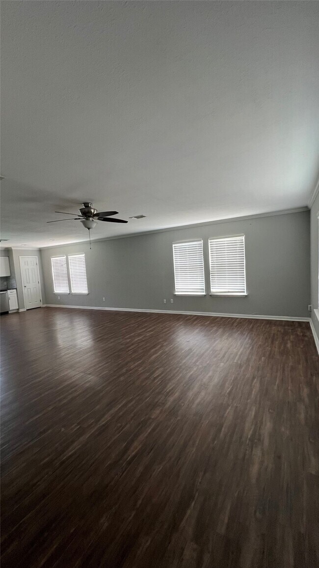 Building Photo - 5706 Avenue T