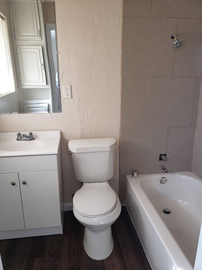 Building Photo - $0 First Month's Rent / $0 Deposit at Move-in