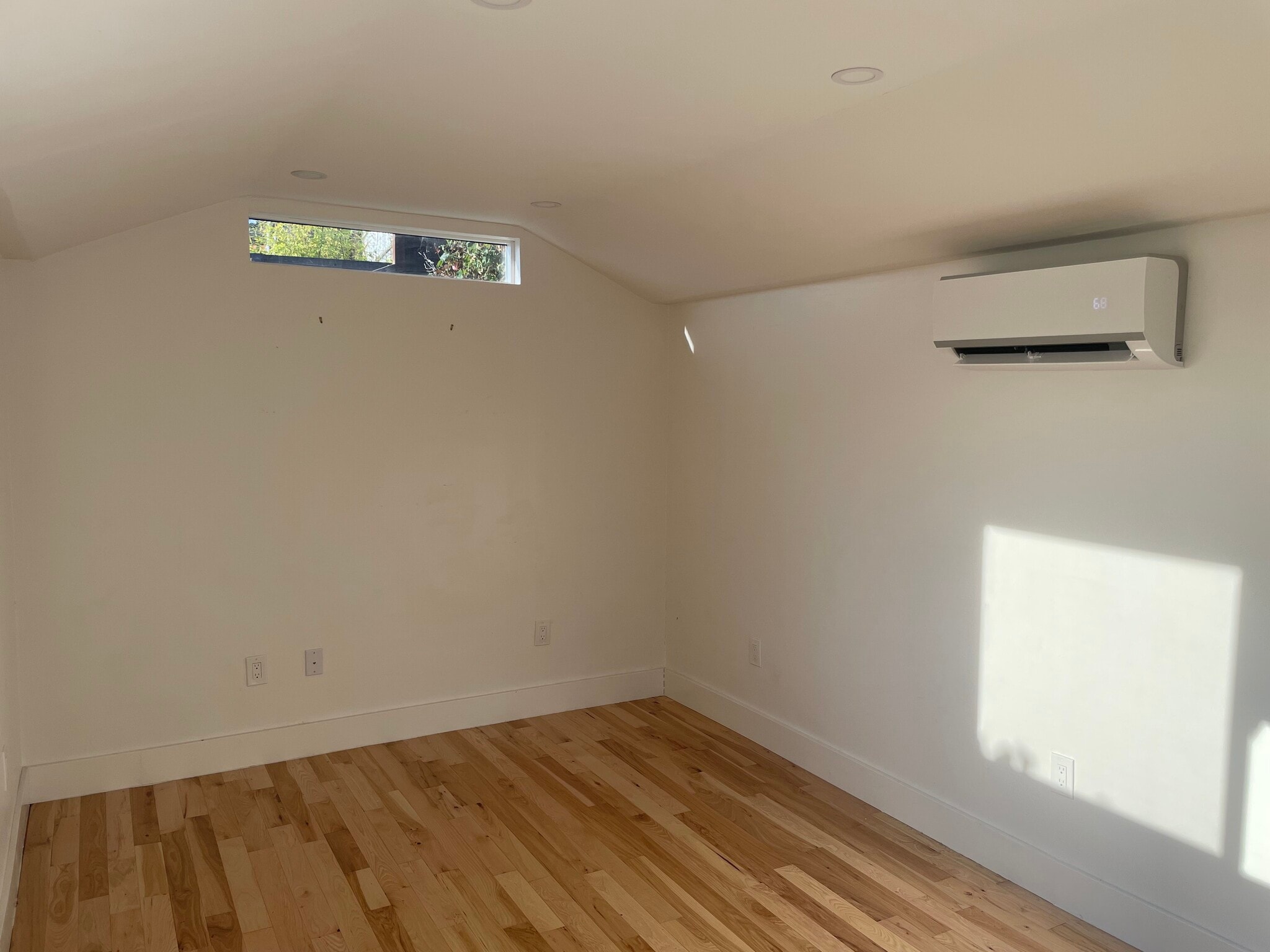 Building Photo - 191 Fernwood Dr