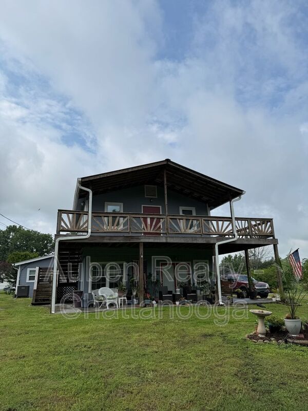 Building Photo - 6300-C W Hwy 136