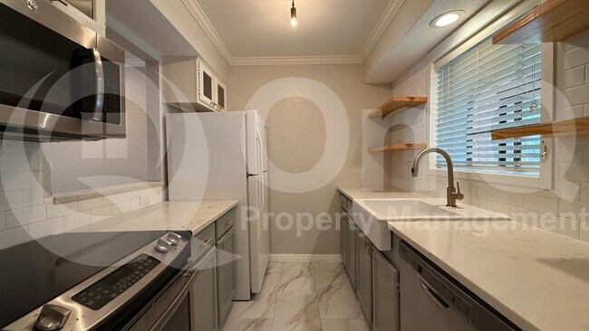 Building Photo - 5505 Live Oak St
