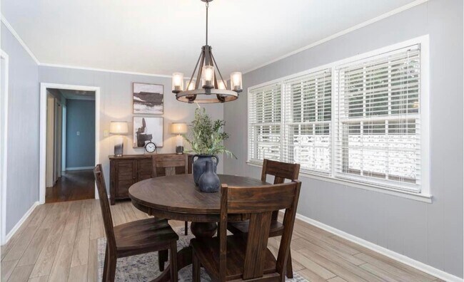 Building Photo - 947 Boswell Dr