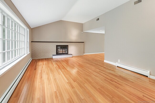 Building Photo - 6 Rivergate Woods
