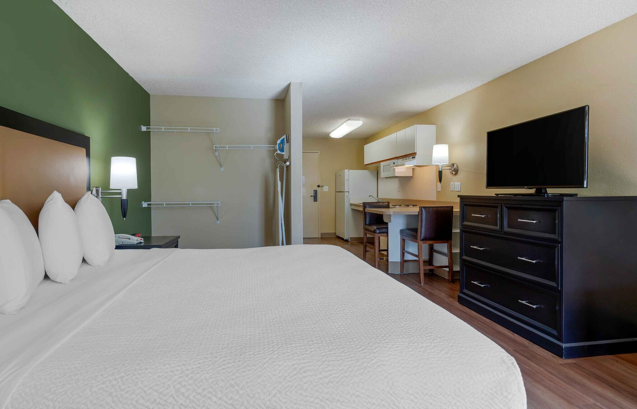 Building Photo - Furnished Studio-Fremont - Fremont Blvd. S...