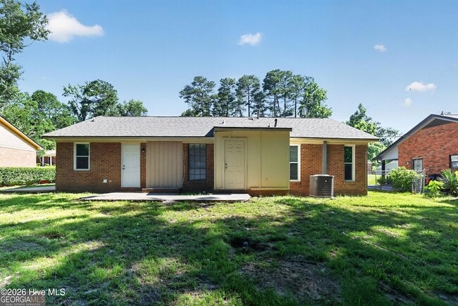 Building Photo - 3016 Mistletoe Ave