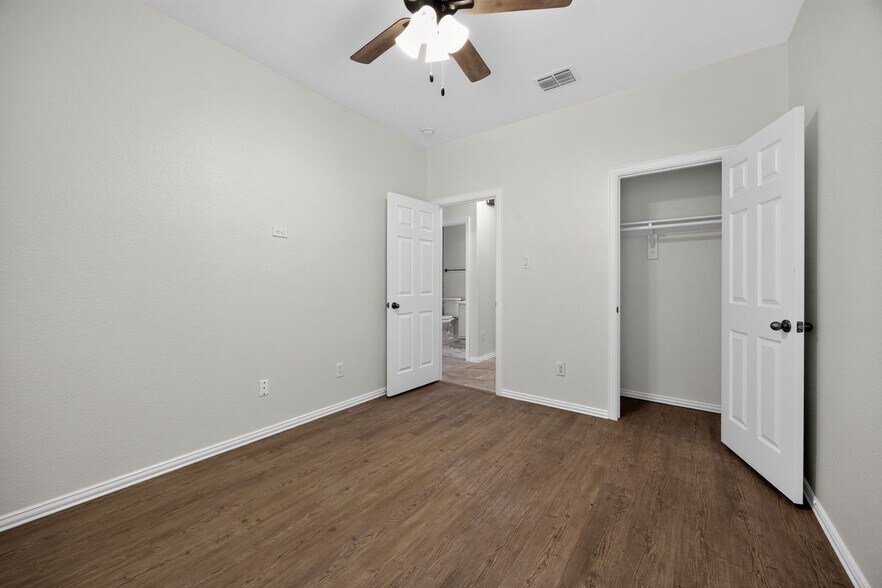 Building Photo - 1521 Stanford Dr
