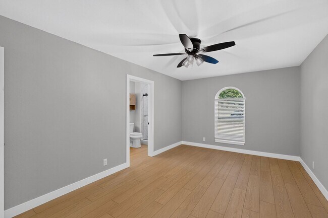 Building Photo - 2606 Hilldale Blvd