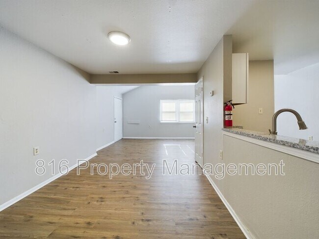 Building Photo - 5722 Norton Ave