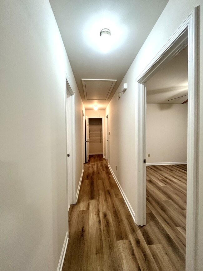 Building Photo - 97 Pecan St