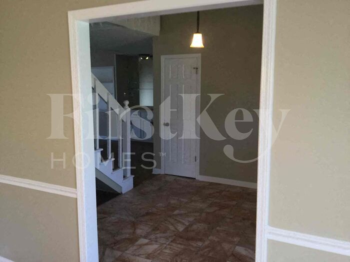 Building Photo - 2000 Littlemore Dr