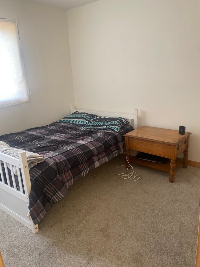 Building Photo - 777 St Charles St