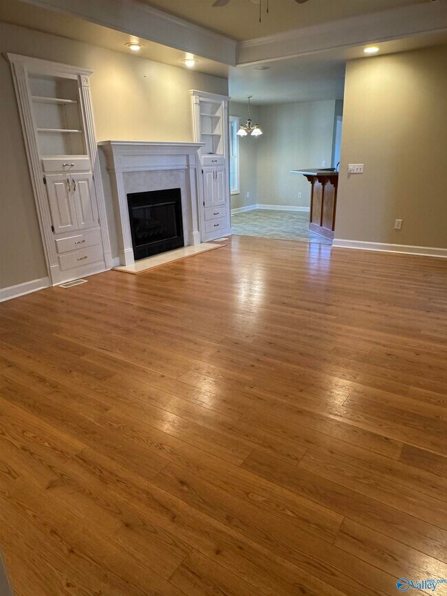 Building Photo - 101 Willowmere Cir