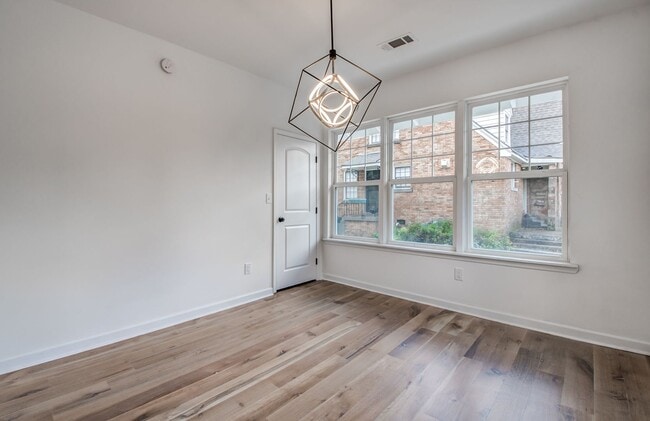 Building Photo - Elegant Midtown Memphis Single-Family Home for Lease