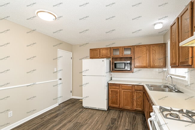 Building Photo - 4097 Fox Island Dr