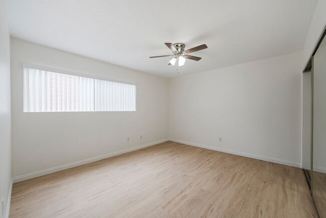 Building Photo - North Redondo 3 bedroom