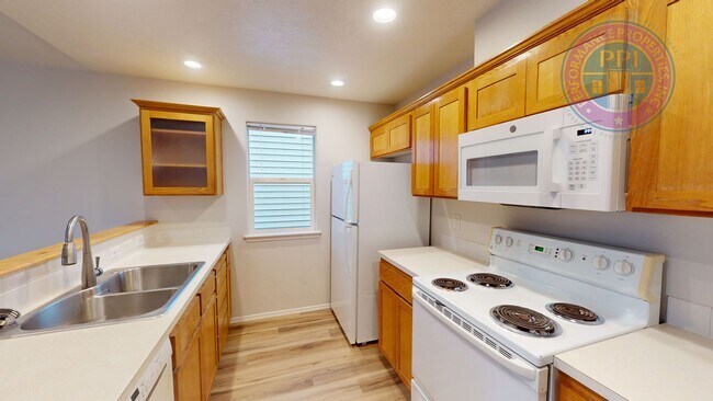 Building Photo - Sought After Single Level Family Home in S...