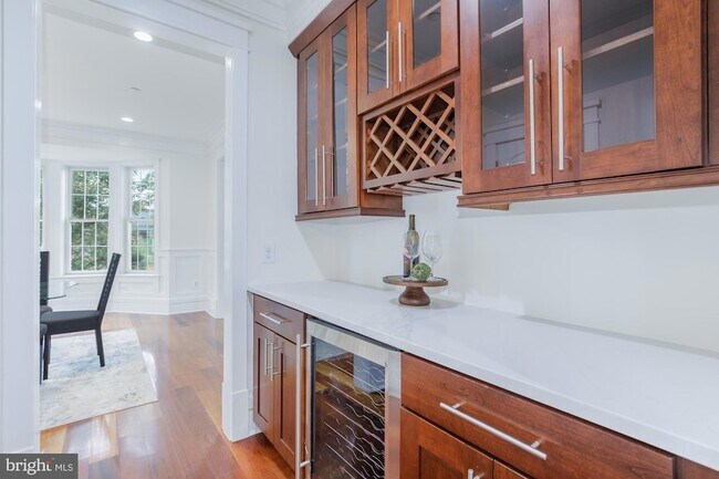 Building Photo - 9715 Singleton Dr