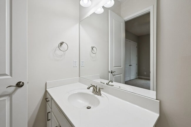 Building Photo - 1719 Biscayne Dr