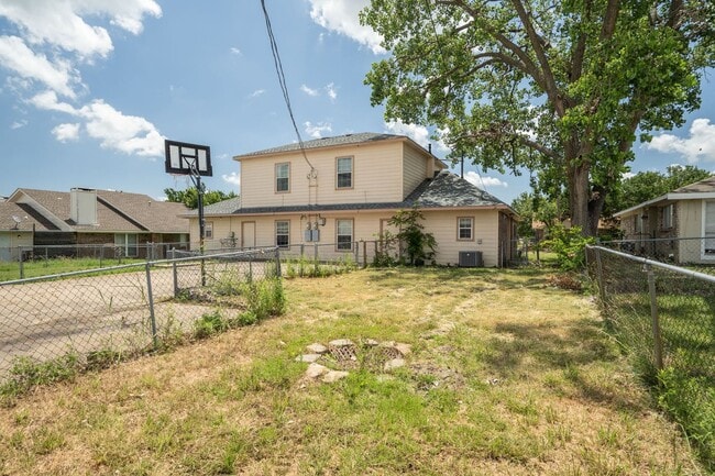 Building Photo - Jewel St- Duplex
