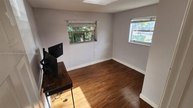 Building Photo - 1210 NW 30th Ave