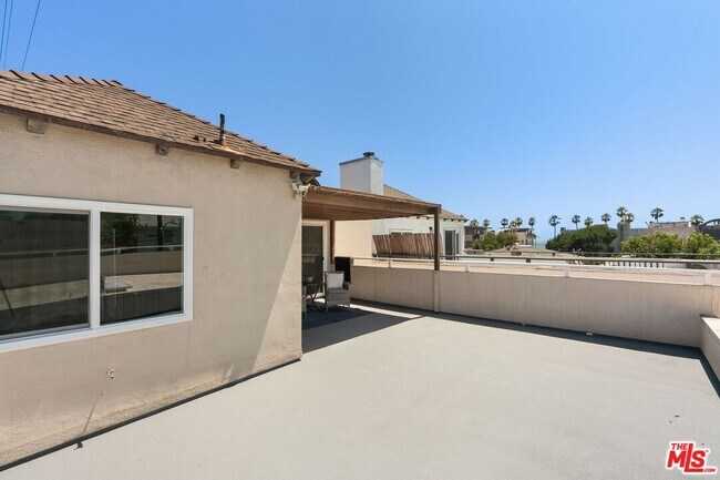Building Photo - 41 29th Ave