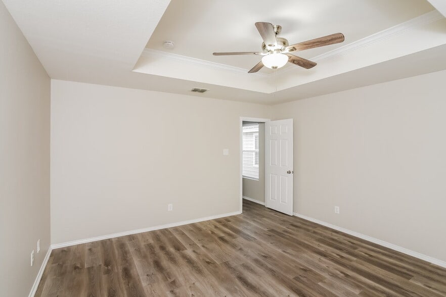 Building Photo - 9946 Kent Forest