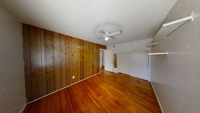 Building Photo - 7BD/3BA, Big Driveway!! (Lease out, pendin...
