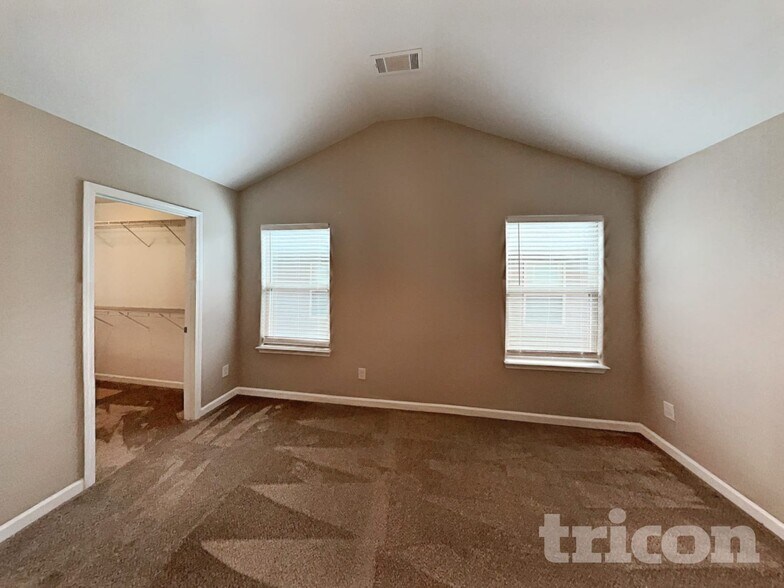 Building Photo - 120 Leland Ln