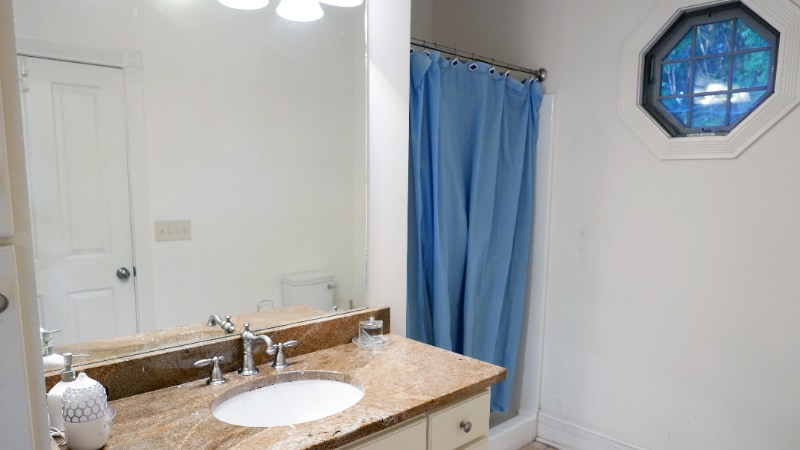 Building Photo - 1905 Oak St