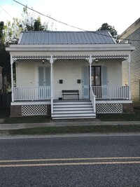 Building Photo - 604 Mississippi St