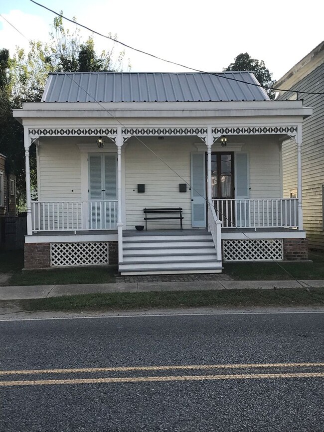 Primary Photo - 604 Mississippi St