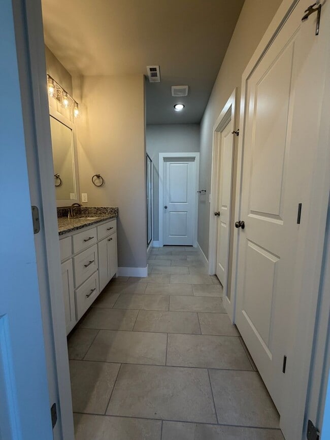 Building Photo - ***938 Seaborn Way***