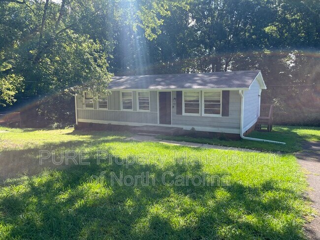 Building Photo - 3515 Julia Ct
