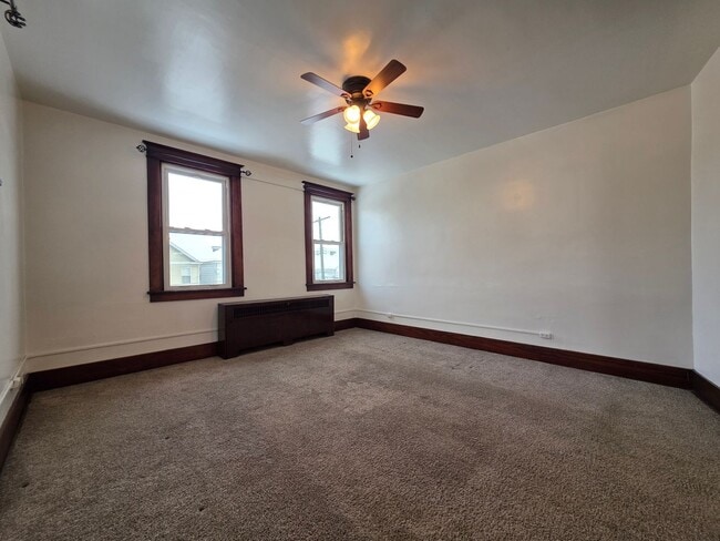 Building Photo - 1122 9th St