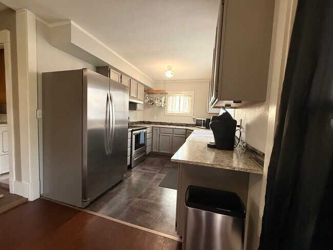 Building Photo - 215 N Emmett Ave