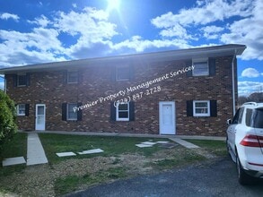 Building Photo - 536 Center Grange Rd