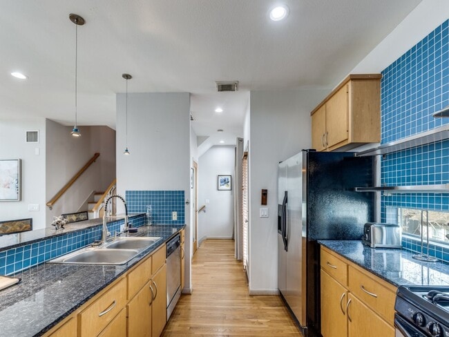 Building Photo - 5219 Kiam St