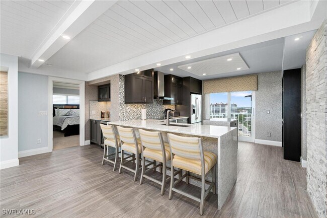 Building Photo - 9051 Gulf Shore Dr