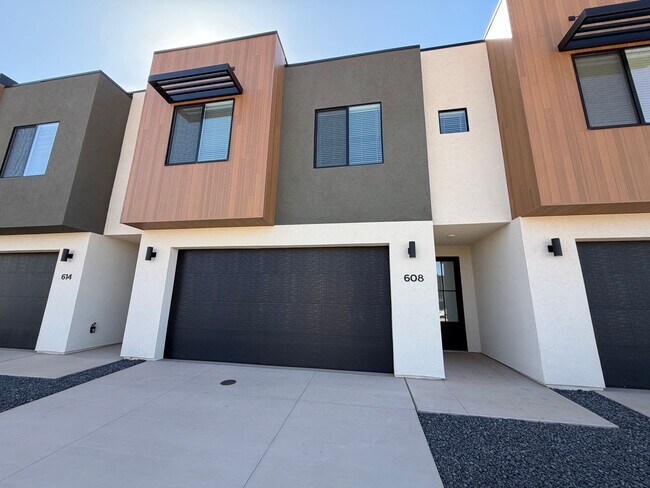 Building Photo - 608 Hemsworth Ln