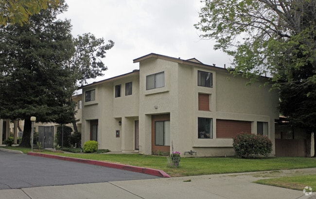 Building Photo - Fern Apartments