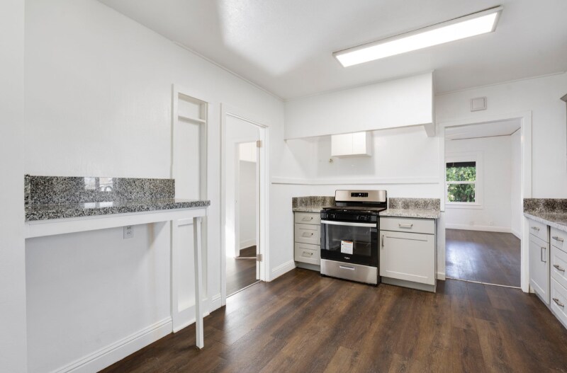 Building Photo - 1120 El Monte Ave