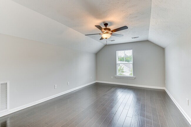Building Photo - 5107 Heathbrook Dr