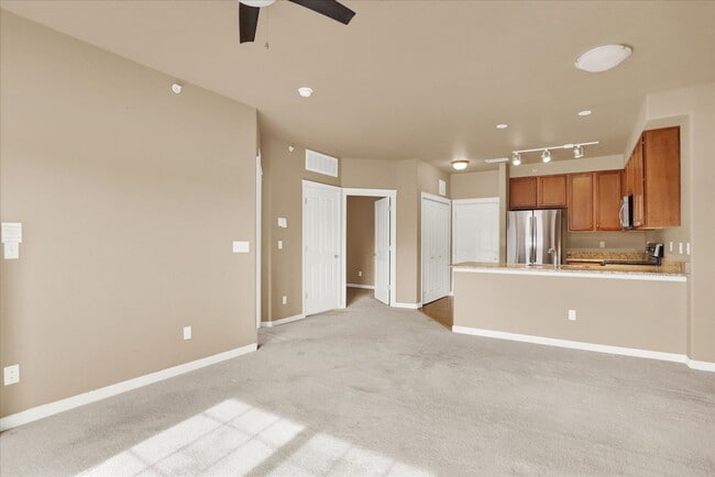Building Photo - (11RO#401) Clocktower Condo - 1 bedroom, 1 bath.