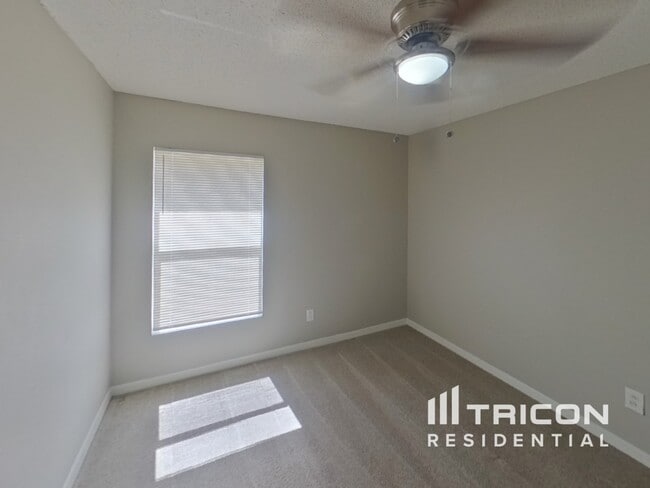 Building Photo - 828 Cape Cod Cir