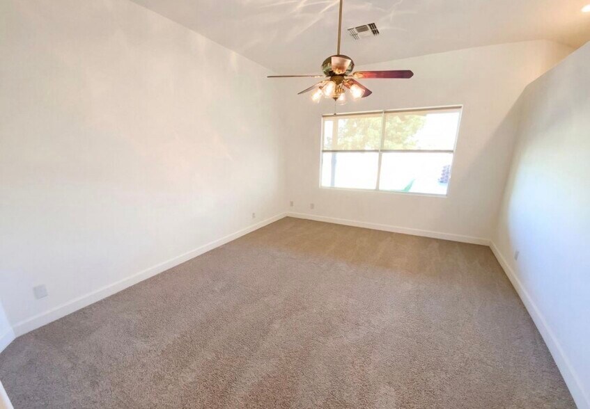 Building Photo - 7920 N 175th Ave