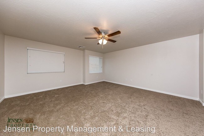 Building Photo - 3276 E Red Cedar Dr